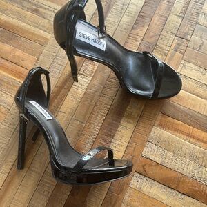 Steve Madden heels, black patent, good condition